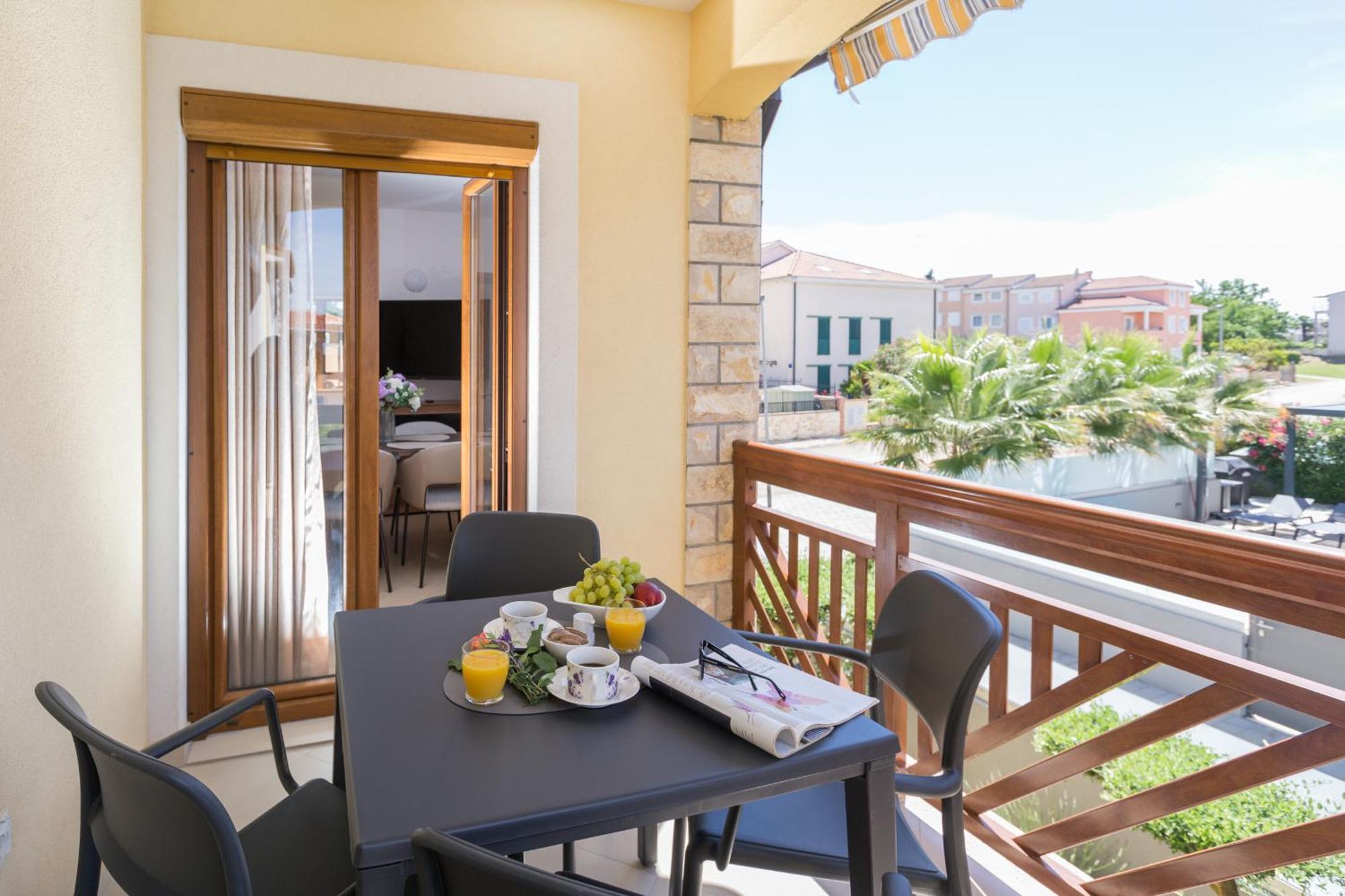 Apartments Bellissima Funtana Exterior photo