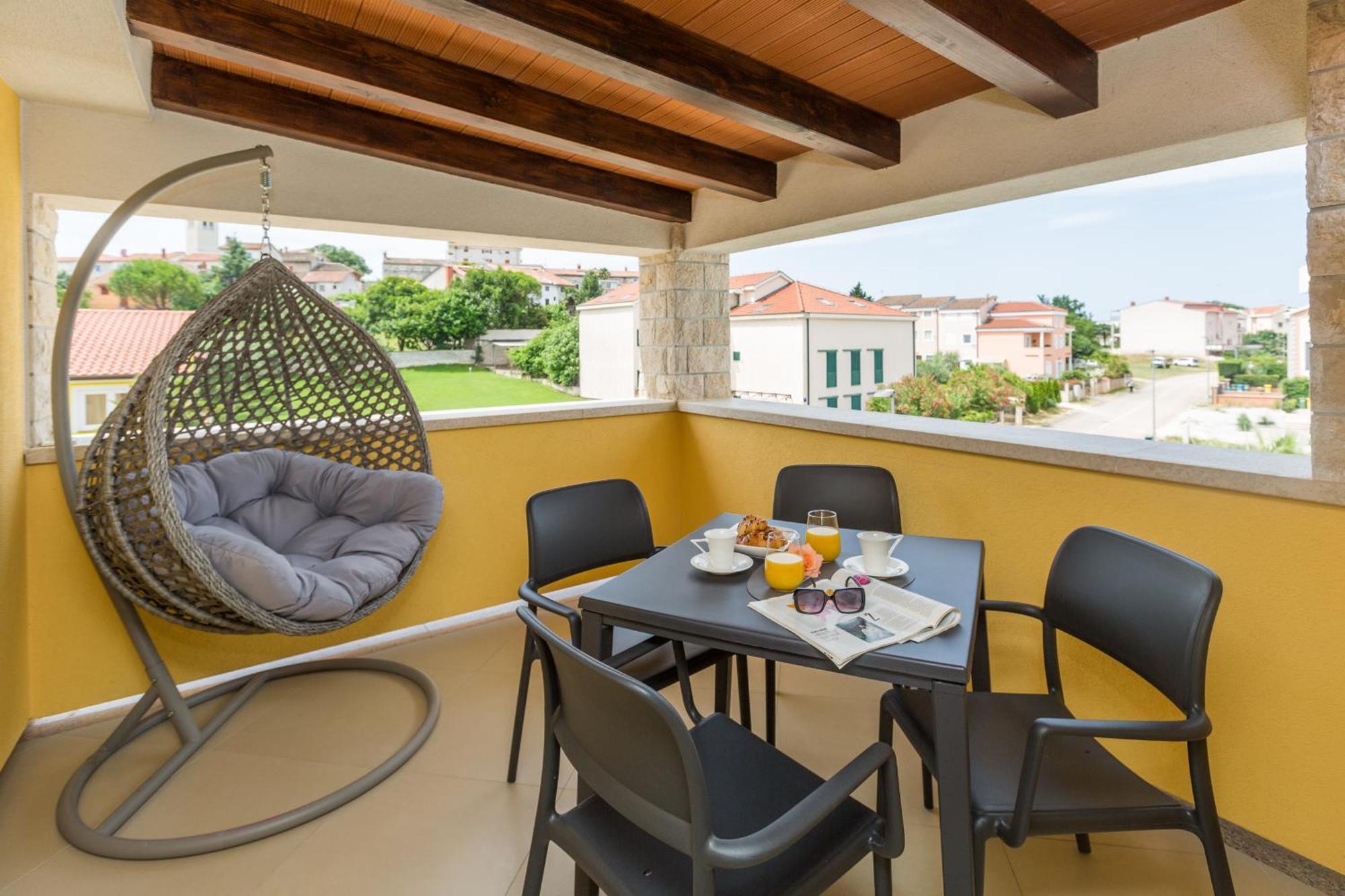 Apartments Bellissima Funtana Exterior photo